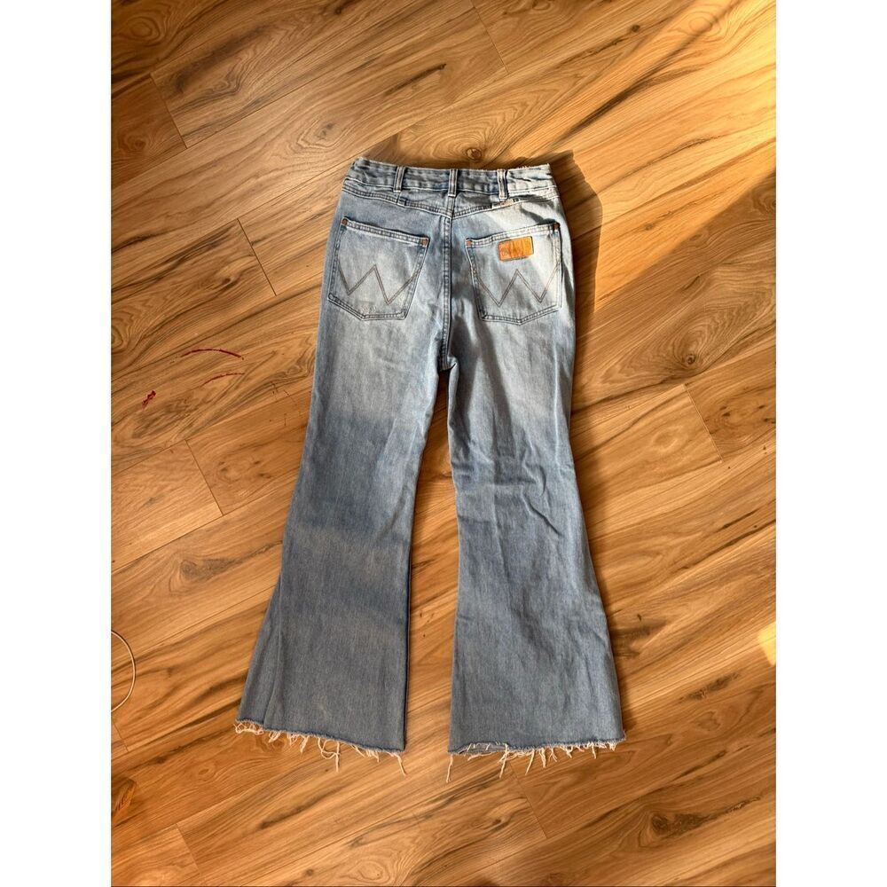 Billabong x Wrangler Womens True Blue Floral Patchwork Super Flare Jeans Size 28 - Picture 9 of 13